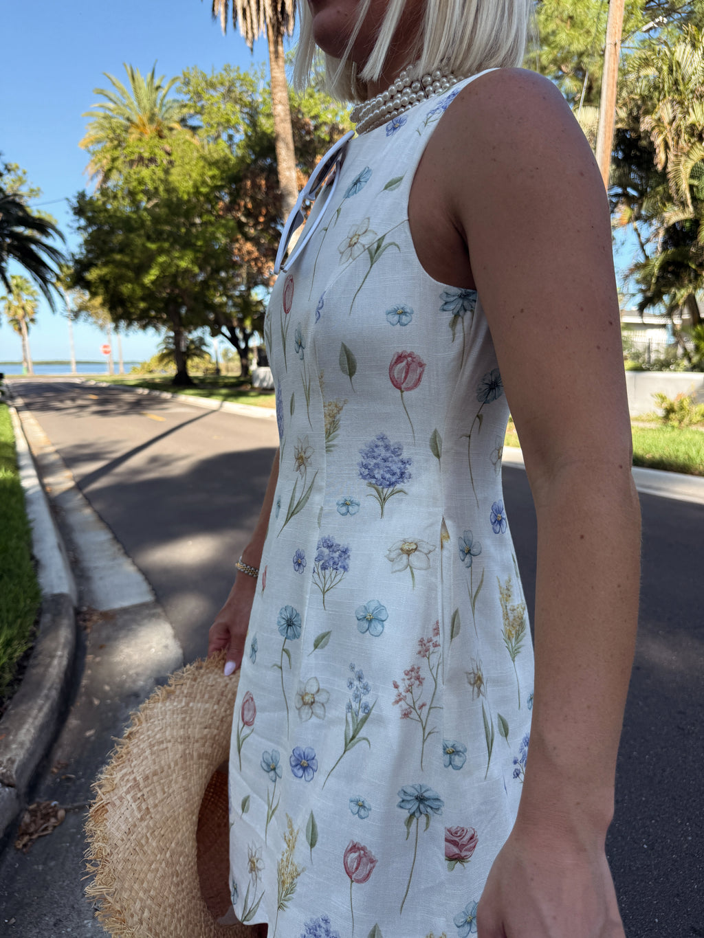 Jackie Floral Linen Scallop Mini